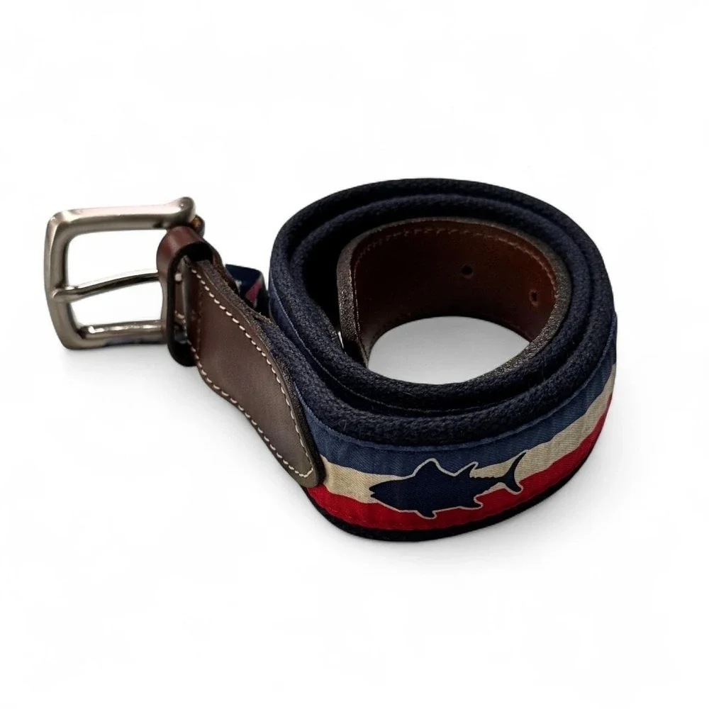 Vineyard Vines Size 30 Canvas Leather Belt Fish Shark Stripe Red White Blue USA